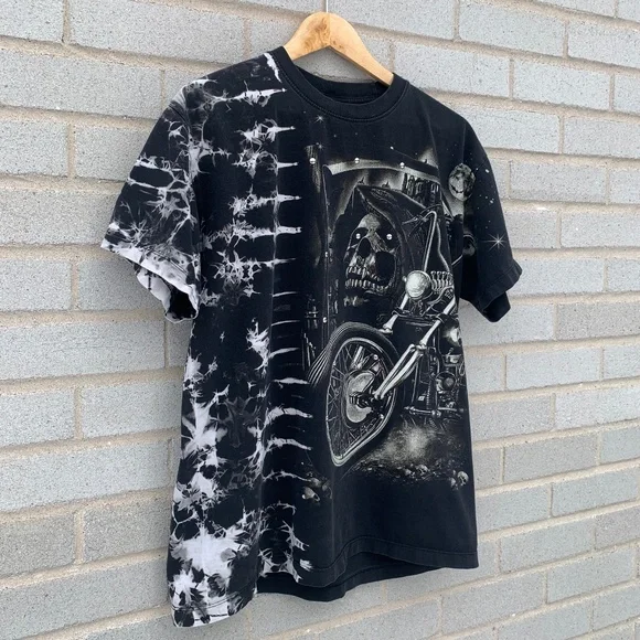 Skeleton Tee - Picture 2 of 8